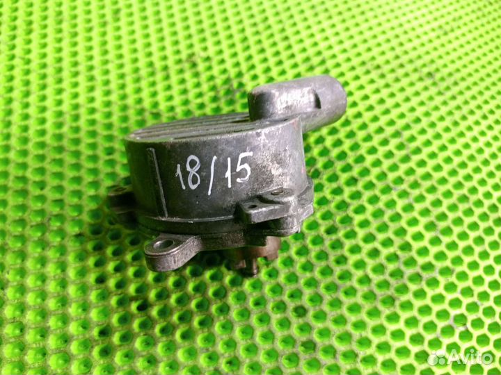 Насос вакуумный Mercedes-Benz Vito