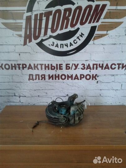 Ступица левая кулак поворотный Subaru Forester s11