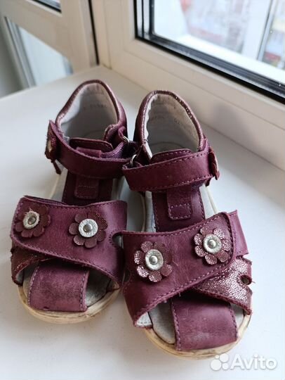 Сандалии для девочки
