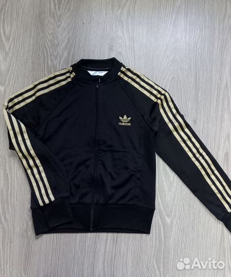 Спортивный костюм adidas