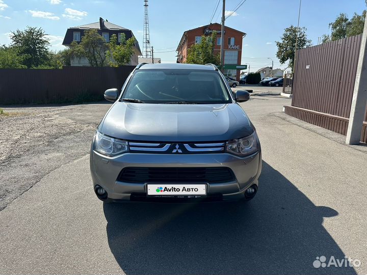 Mitsubishi Outlander 2.4 CVT, 2012, 215 550 км