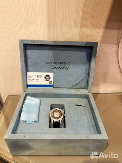 Оригинальные часы Roberto Bravo 50/50