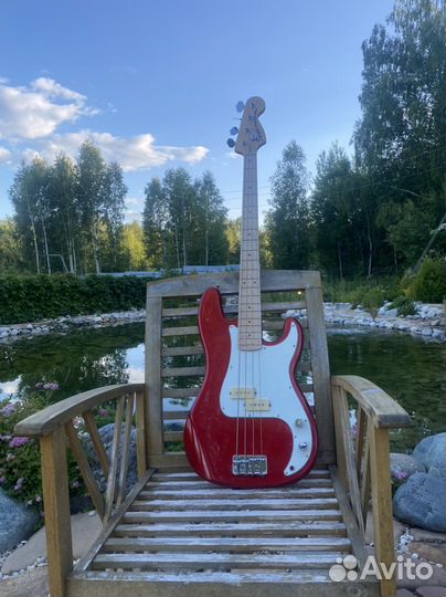 Squier standard special precision bass