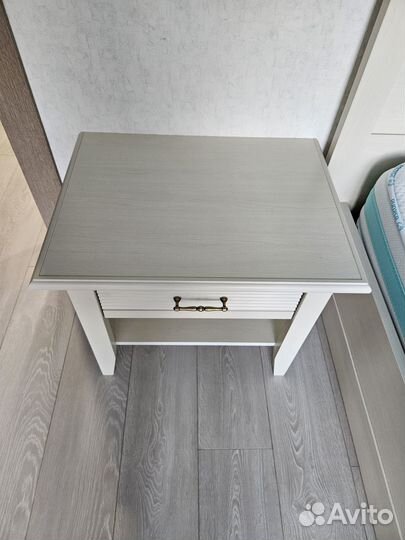 Кровать, 2 тумбы, стол, шкаф