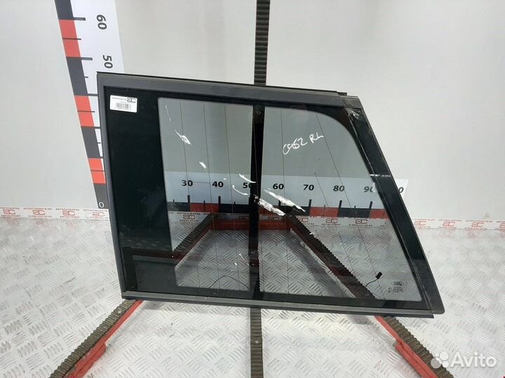 Стекло кузовное боковое левое Land Rover 3