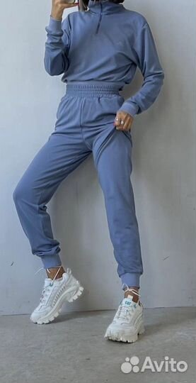 Костюм спортивный женский