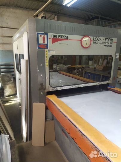 Мембранно - вакуумный пресс Lock Form