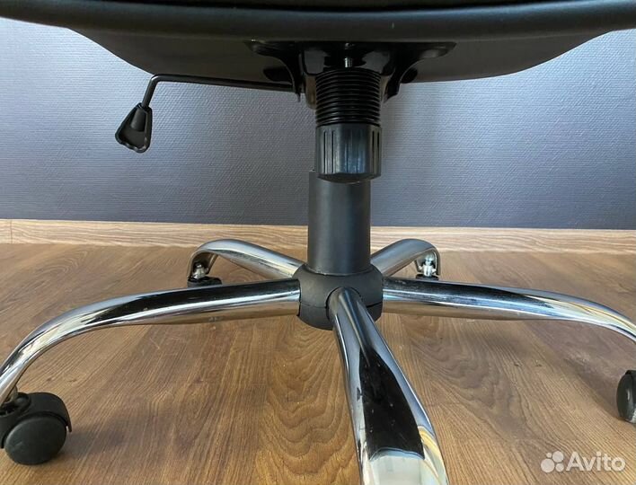 Компьютерное кресло. Кресло руководителя