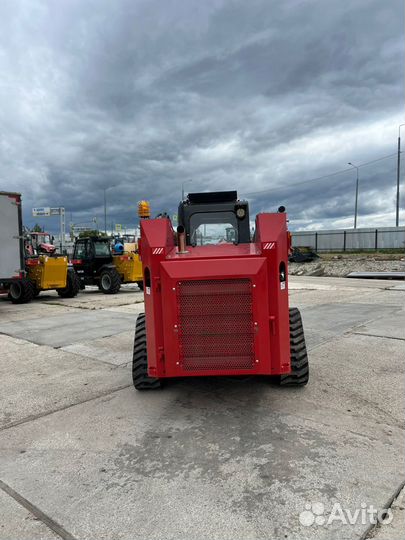 Мини-погрузчик Quadtrac CTL135, 2023