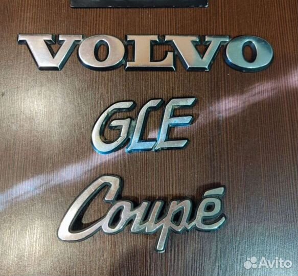 Эмблемы Volvo и Volkswagen