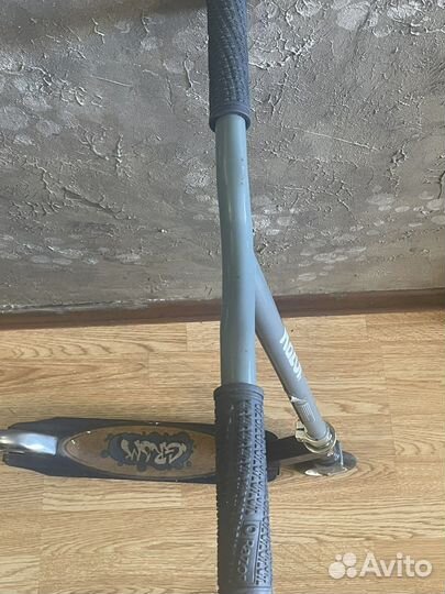 Самокат трюковой детский razor Grom