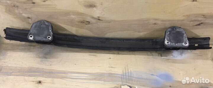 Усилитель бампера на BMW E90