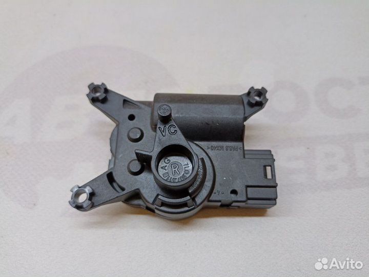 Моторчик заслонки отопителя Volkswagen Touareg 7L