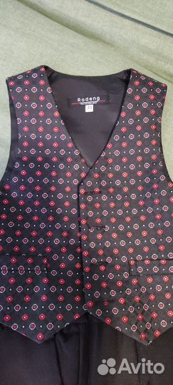 Рубашка, брюки и жилет