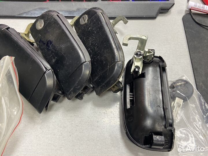 Vw T4 передняя правая ручка двери наружняя