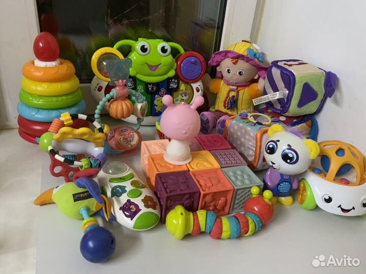 Развивающие игрушки и погремушки пакетом