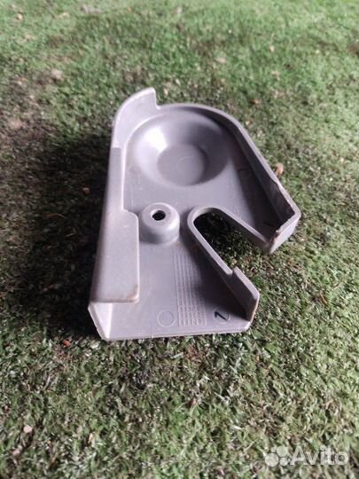Заглушка крепления сиденья правая Chevrolet Aveo