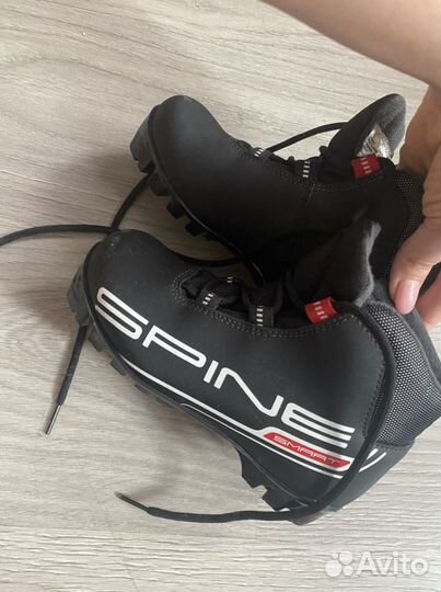 Лыжные ботинки