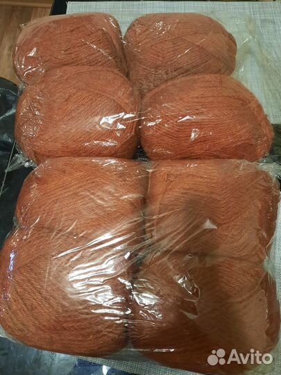 Нитки для вязания терракотового цвета 8 шт