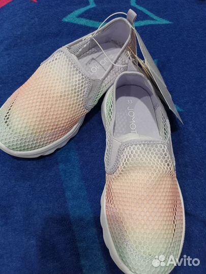 Кроссовки для девочки