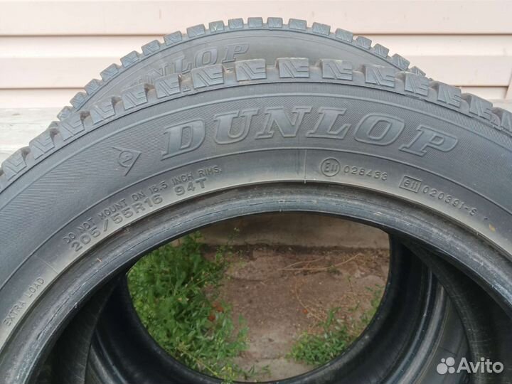 Dunlop SP Winter Ice 01 205/55 R16 94T