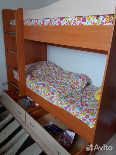 Двухъярусная кровать бу с матрасами