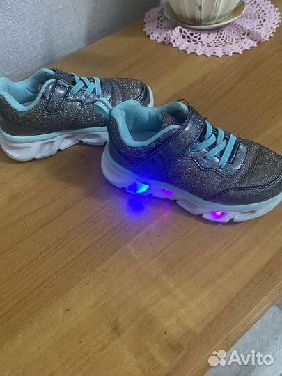 Кроссовки для девочки 27 размер