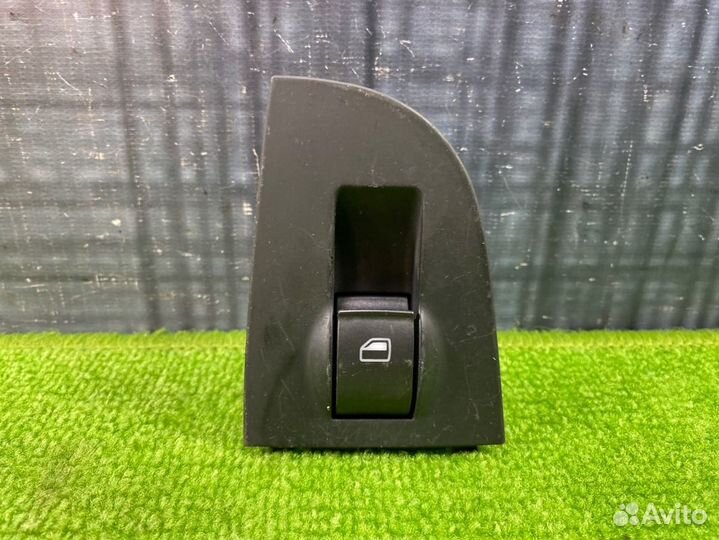 Кнопка стеклоподъемника левая Audi Allroad C5 BAS