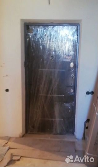 Дверь входная металлическая правая бу