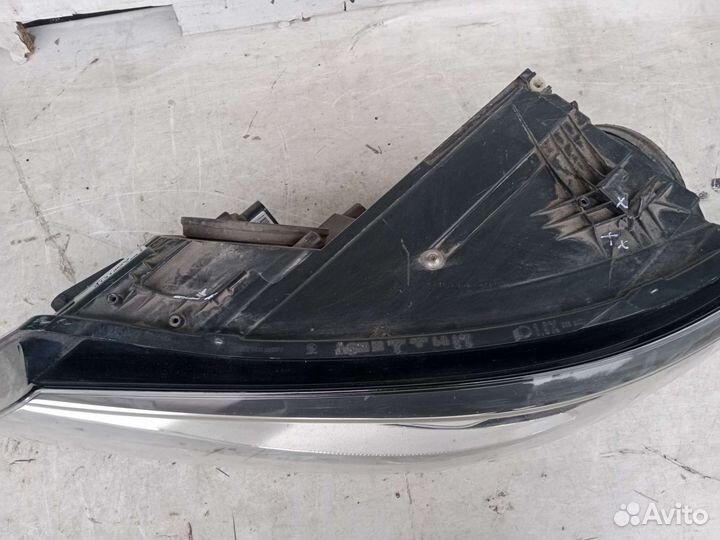 Передняя левая фара Volkswagen Tiguan 2011-2016