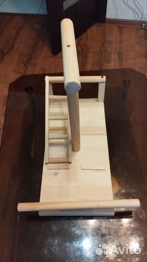 Игровой стенд для попугая