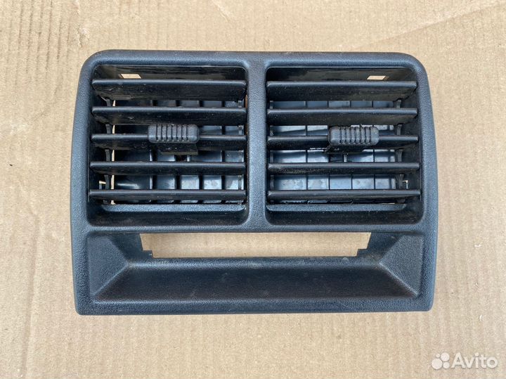 Центральное сопло Ваз 2110-12 2110-8104092-10