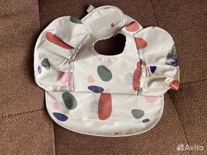 Детсктй нагрудник для кормления новый