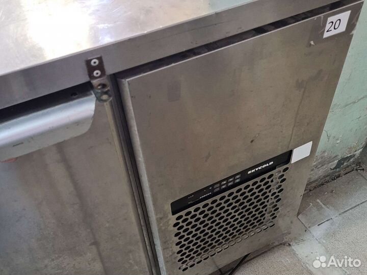 Холодильный стол