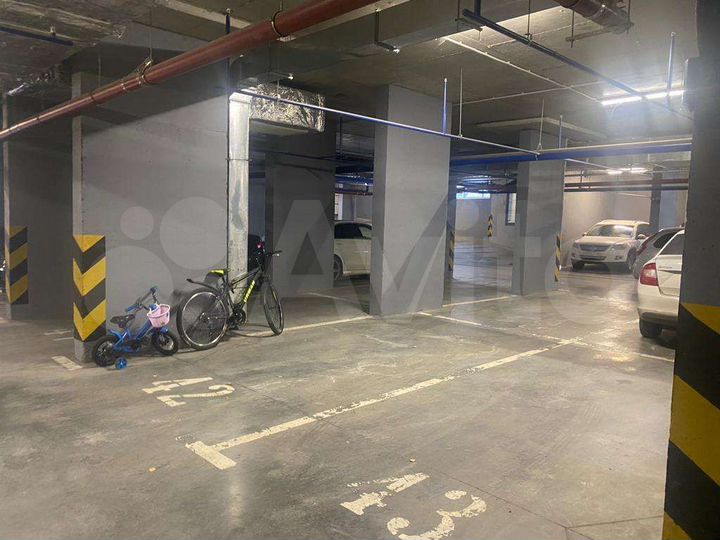 Машиноместо, 13 м²