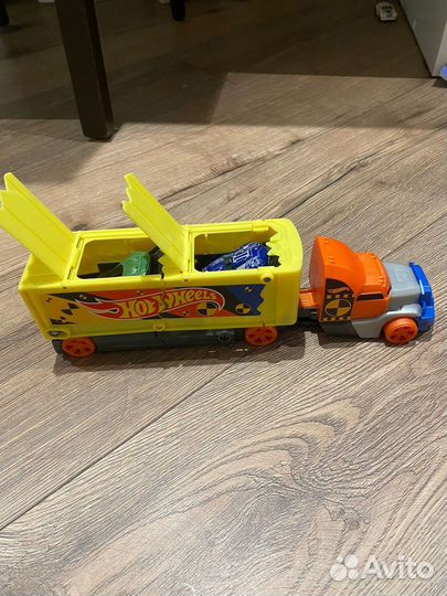 Hot wheels грузовик