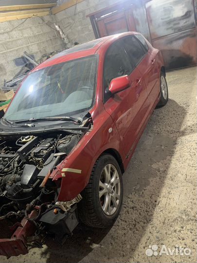 Mazda 3 2.0 МТ, 2005, битый, 217 000 км