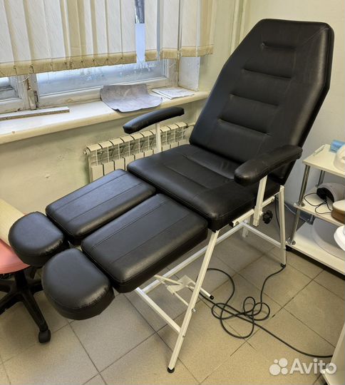 Педикюрное кресло, кушетка