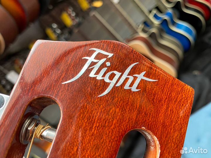 Акустическая гитара семиструнная