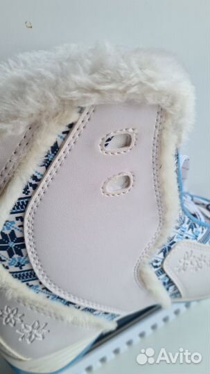 Продам ледовые коньки Nordway miracle женские