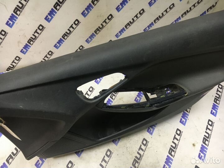 Обшивка двери передней правой Форд Фокус 3