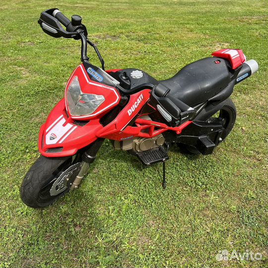 Детский электромотоцикл Peg Perego Ducati