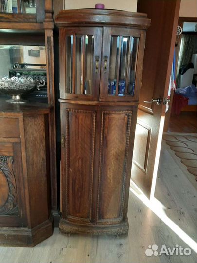 Мебель и картина певицы Руслановой Л.А