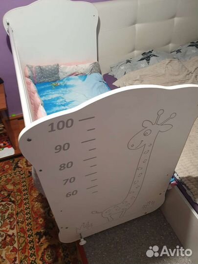 Детская кроватка с маятником и ящиком + матрац