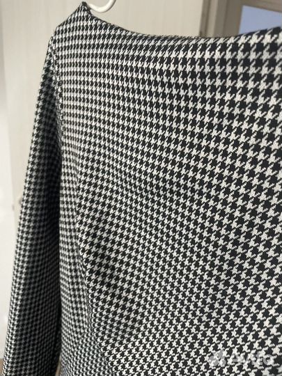 Платье строгое