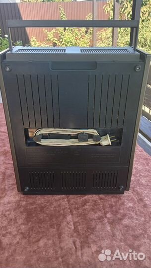 Магнитофоны, телевизор времён СССР