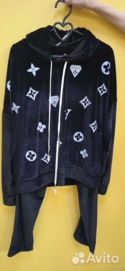 Костюм спортивный