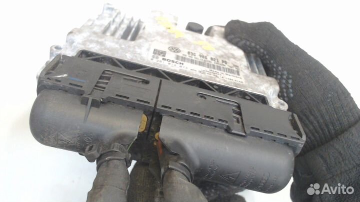 Блок управления двигателем Volkswagen Caddy, 2010