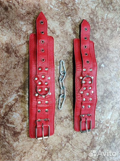 Кожаные наручники