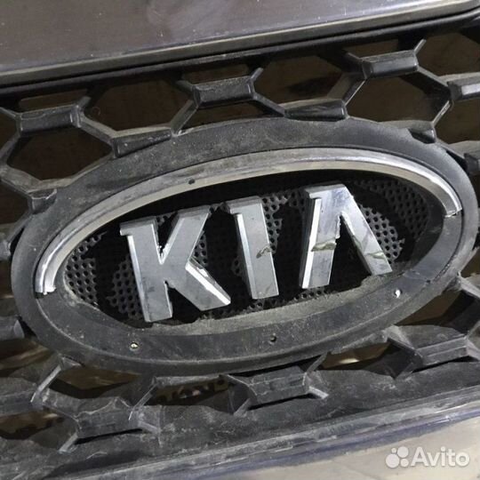 Решетка радиатора Kia Sorento